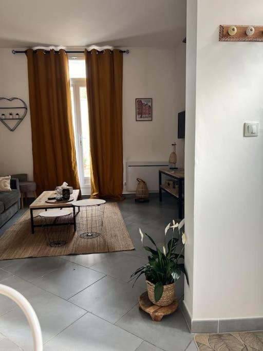 La Jolie Petite Maison Saint-André-les-Vergers Exteriör bild